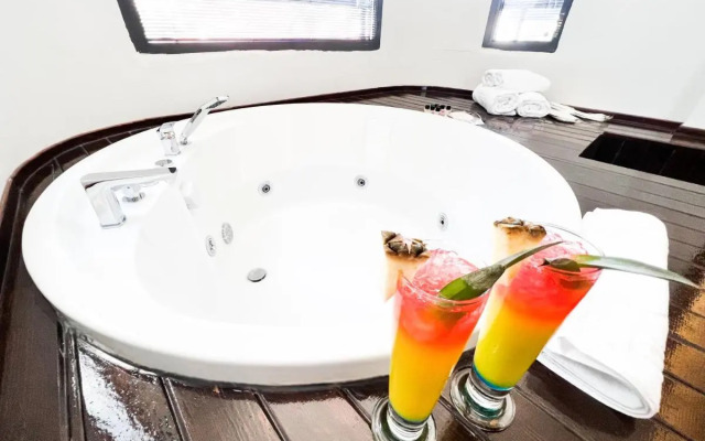 Nira Boutique Hotel