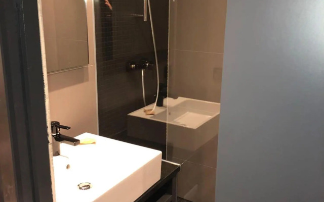 Munich Deluxe Hotel