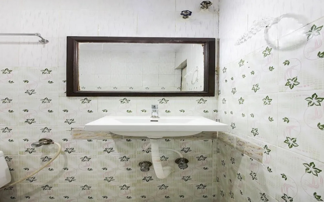 Collection O 36047 Hotel Srinivasa Residency
