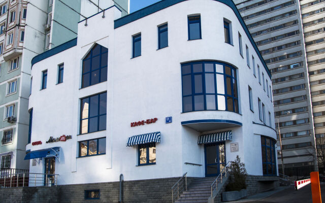 Maleton Hotel вид на фасад