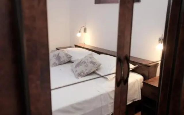 Apartman Tone