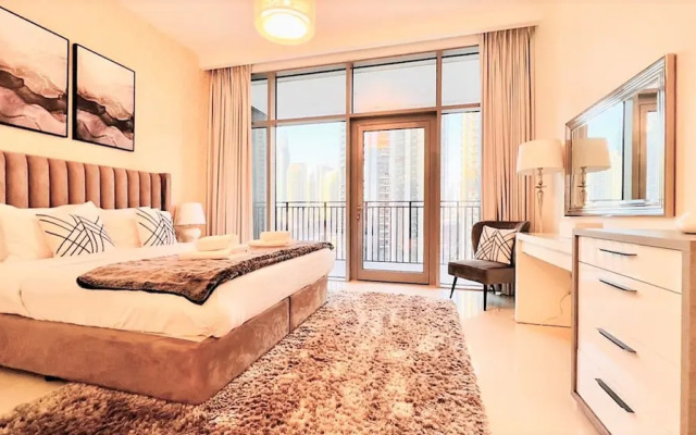 Luxurious Downtown Apt. with stunning views