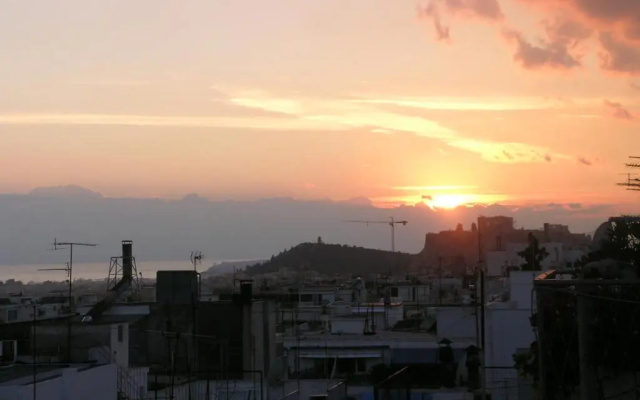 Homz AH02 Kolonaki Penthouse Studio