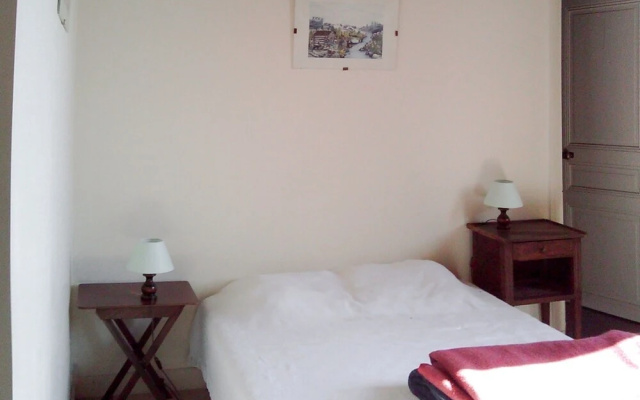 Mansion With 4 Bedrooms in Moussy, With Enclosed Garden