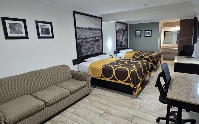 Super 8 Wyndham McAllen Downtown- City Center-Plaza Mall-Airport