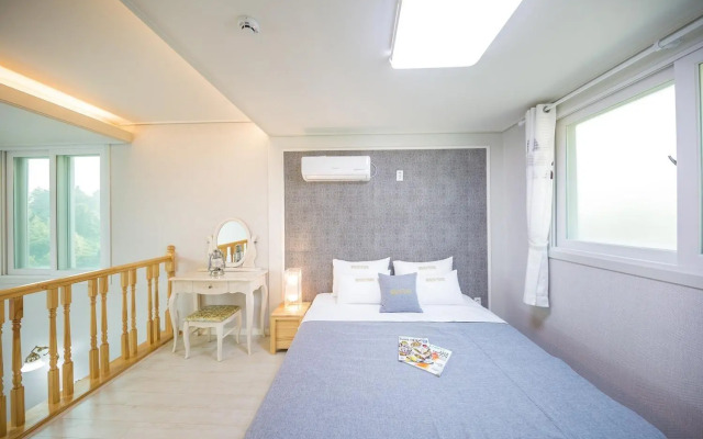 Tongyoung S468 Poolvilla