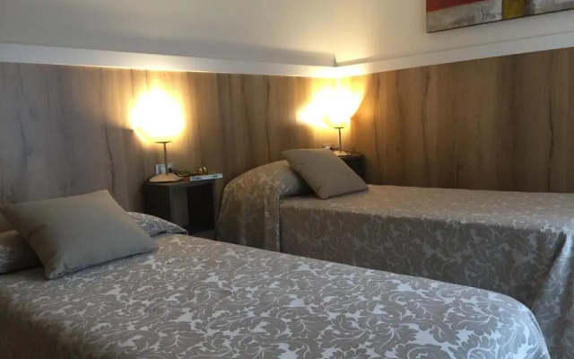 Poloni Apartment