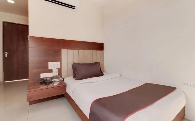 OYO Flagship 17196 Hotel Metro Inn
