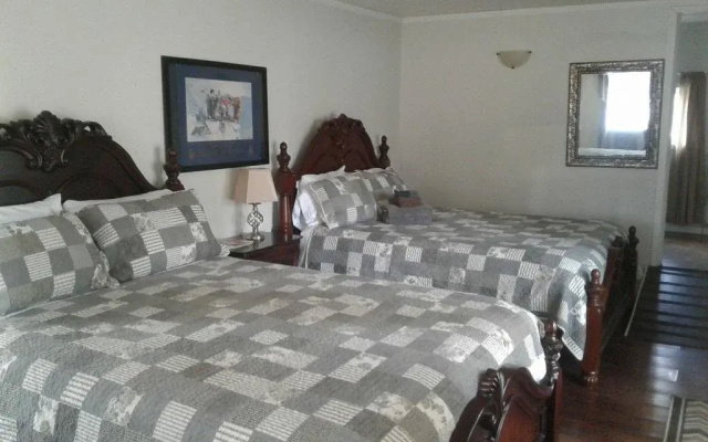 Mount Logan Lodge