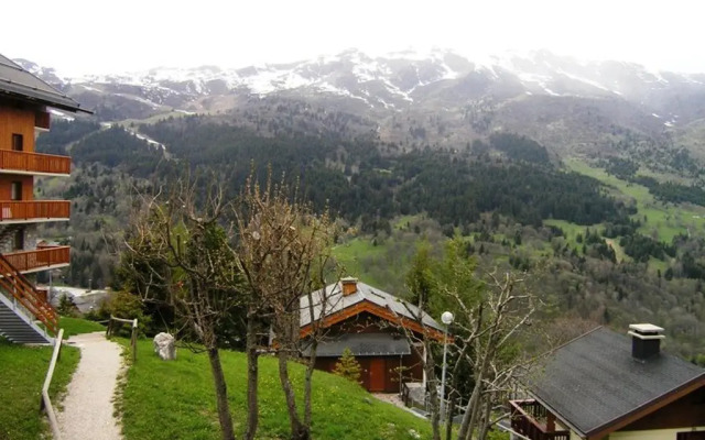 Les Trois Marches