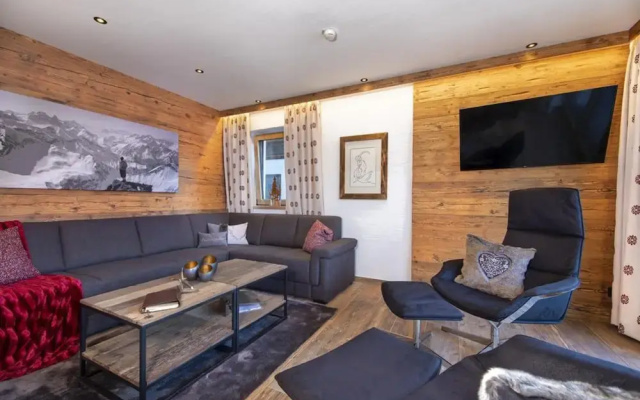 Splendid Chalet in Neukirchen near Wildkogel Ski Arena