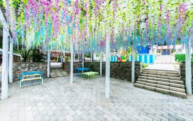 Snail's Home Hostel