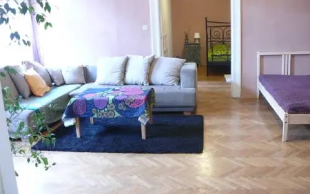 Be-at Home Apartment