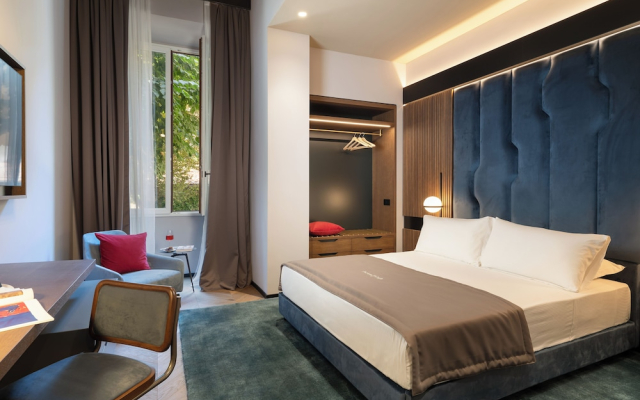 Arts & Crafts Luxury Suites by Amalia
