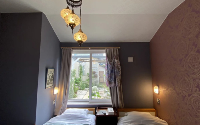 Little Barrel Guest House - Hostel