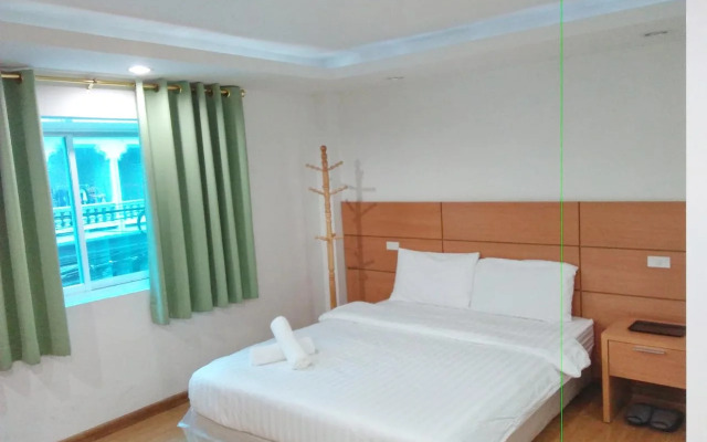 Resort M - MRT Huai Khwang