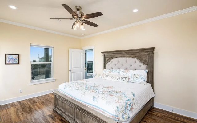 Viewtastic 3 Bedroom Home by RedAwning