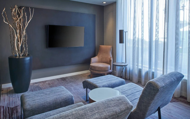 Courtyard by Marriott Detroit Warren