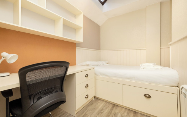 Meadow Court Apartments