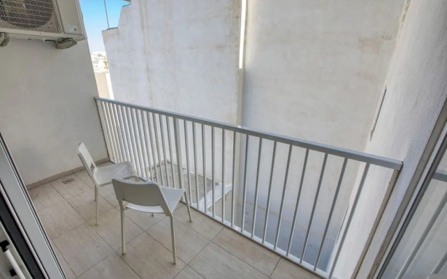 Spacious 4 Bedroom 4 Bathrooms Apartment