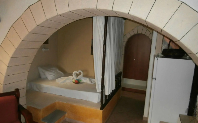Eliza Hotel