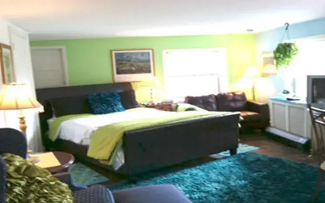 Clinton Street Bed and Breakfast