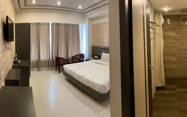 Banana Tree Hotel & Banquets