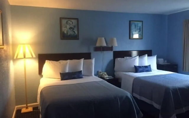 Days Inn by Wyndham Cleveland Lakewood