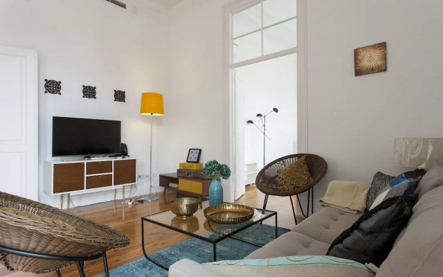 Rato Luxurious by Homing