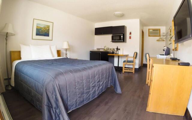 Lamphouse By Basecamp in Canmore, Canada from 217$, photos, reviews - zenhotels.com guestroom