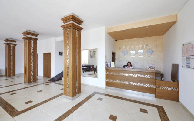 Tomas Residence