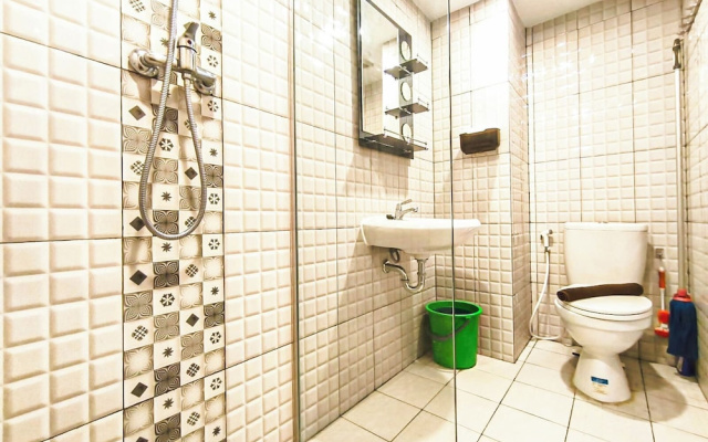 Neat Studio At De Prima Apartment