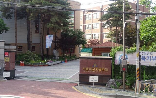 Отель Hongdae Big 2 вид на фасад