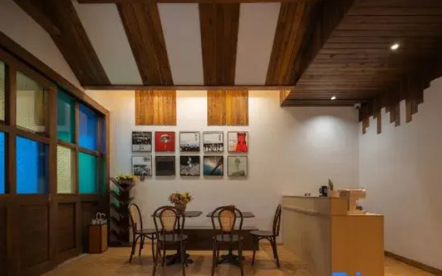 Instant • Audiovisual Homestay (Tianmen Mountain Cableway Station Branch)