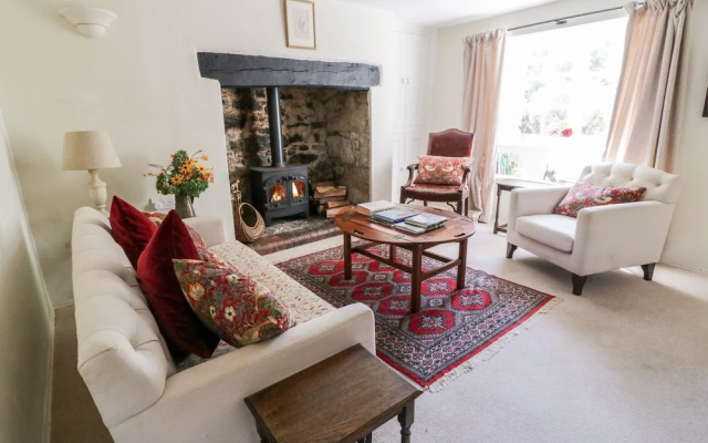 Spinsters Rock Cottage