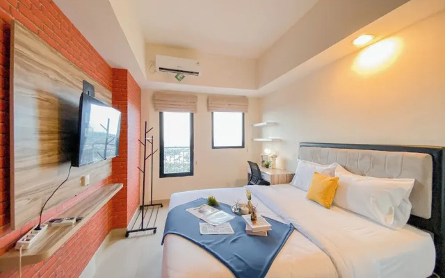 Minimalist And Homey Studio At Apartment Evenciio Margonda