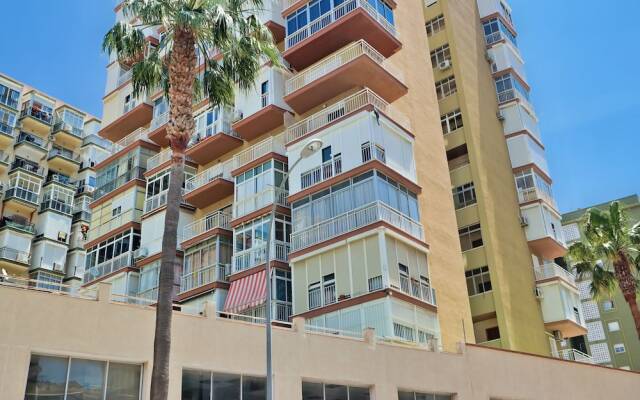 Апартаменты Lux Apartment Торремолинос вид на фасад