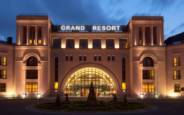 Отель Grand Resort Jermuk Армения, Джермук - 2 отзыва об отеле, цены и фото номеров - забронировать отель Grand Resort Jermuk онлайн вид на фасад