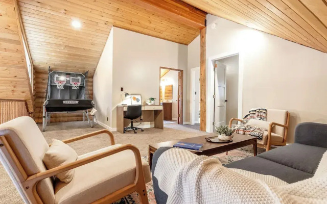 Lodge at Summit Park Near Woodward
