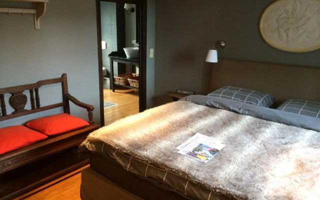 Maison de Charme avec Piscine & Jaccuzzi ( 14 rue haute Crupet )