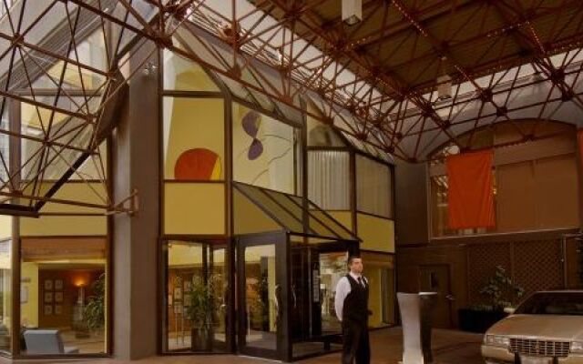 Отель Pacific Palisades Hotel Vancouver Канада, Ванкувер - отзывы, цены и фото номеров - забронировать отель Pacific Palisades Hotel Vancouver онлайн вид на фасад