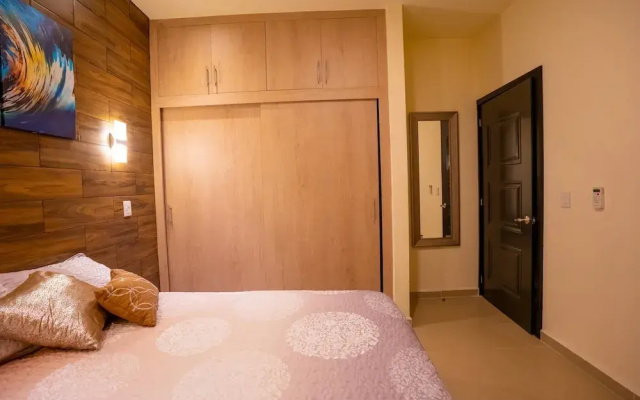 Luxury Apartment With Poll