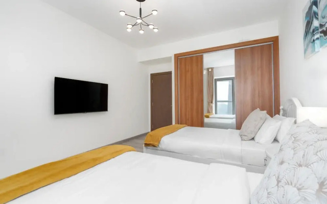 Lux BnB Princess Tower I  Palm & Ocean Views