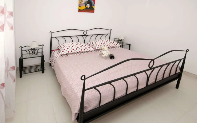 Apartment in Seget Donji With Terrace