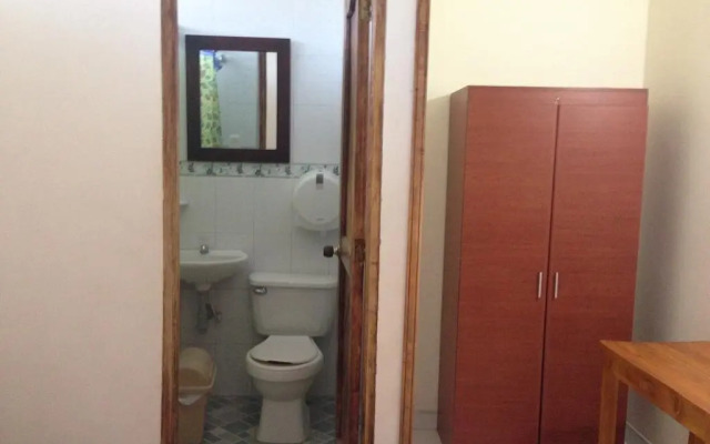 Hostal pelikan taganga