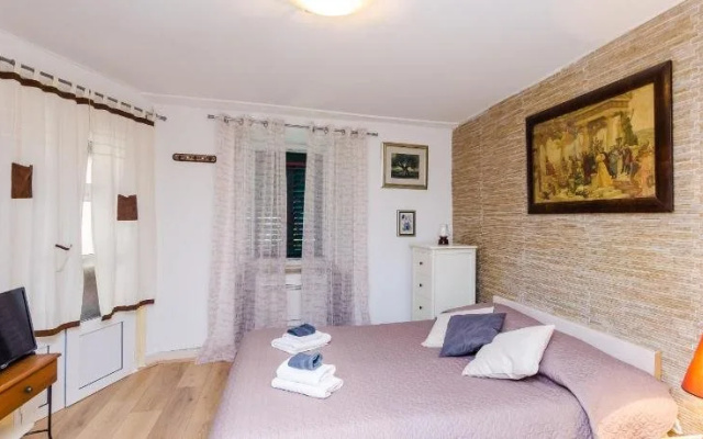 Old Town Economy Apartments