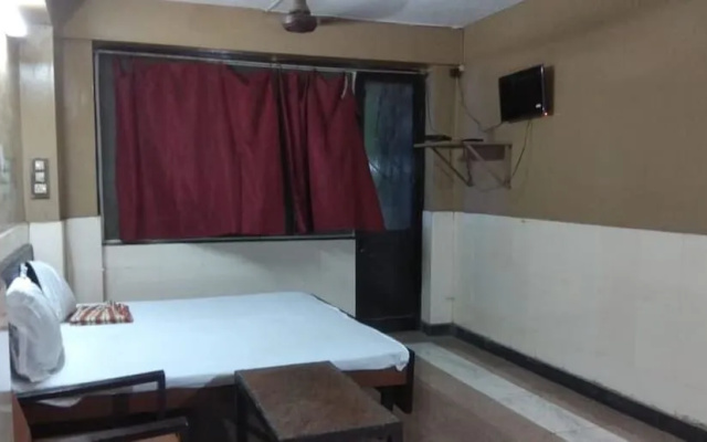 i-ROOMZ Subhadra Comforts