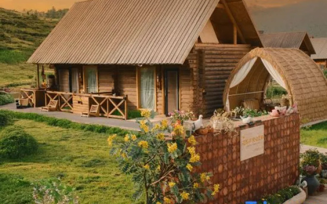 Huaxigu Monet Garden Homestay (Altay Burqin Hemu Scenic Spot)