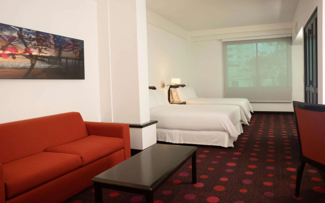 Radisson San Isidro Hotel & Suites