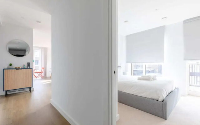Stylish 2BD Oasis W/balcony South East London!